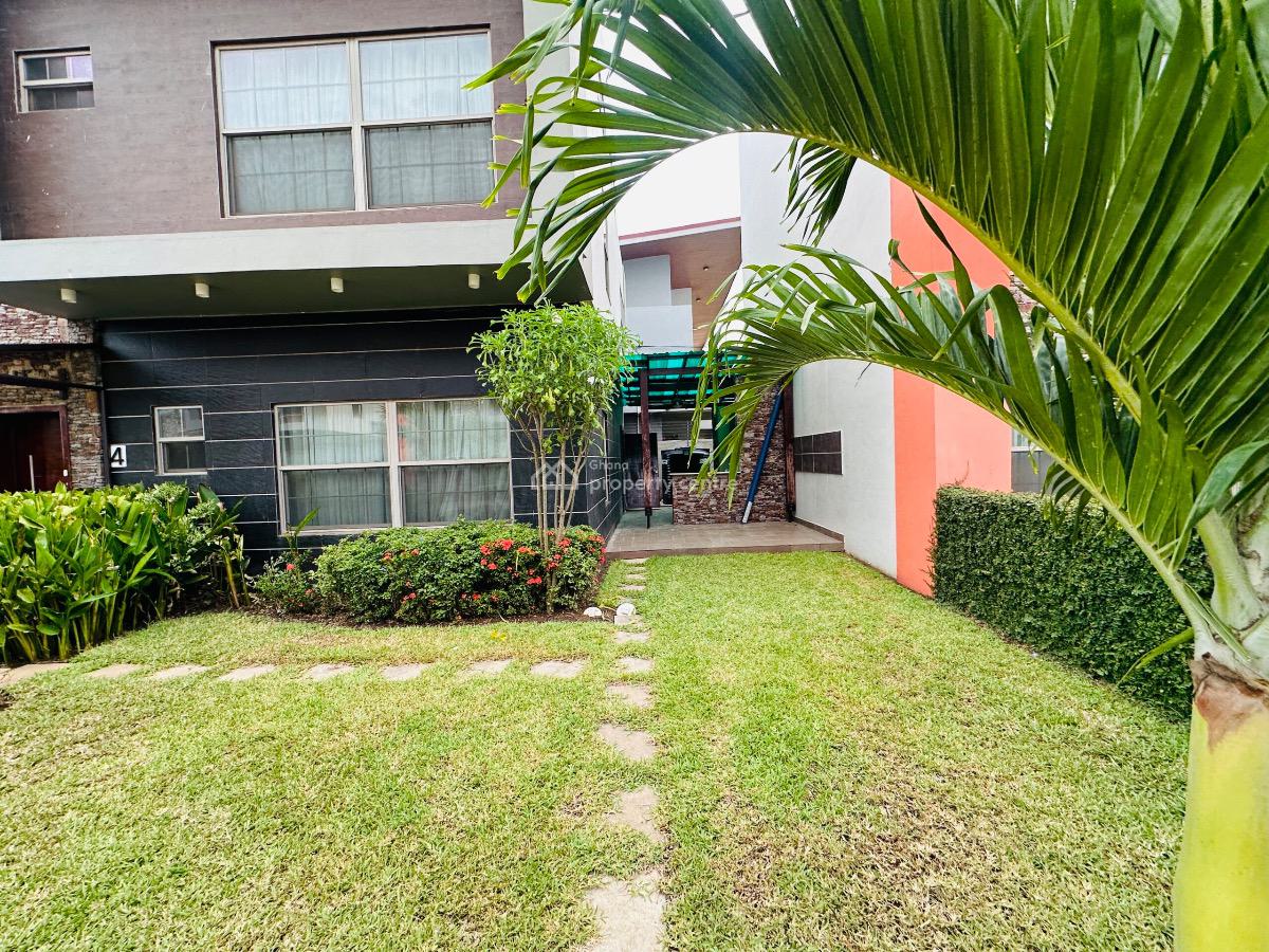 Luxury 4 Bedrooms Duplex in a Gated Community, Tse Addo, East Airport, Airport Residential Area, Accra, Townhouse for Rent