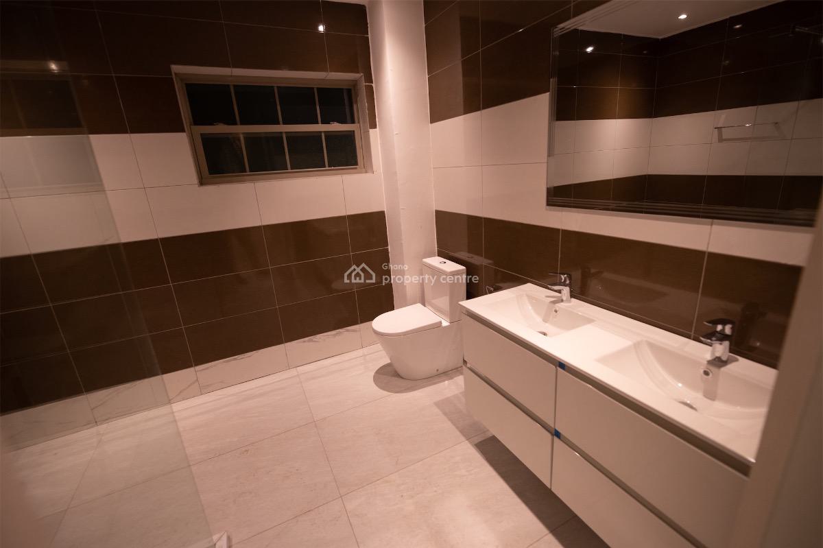 Luxury 4 Bedrooms Duplex in a Gated Community, Tse Addo, East Airport, Airport Residential Area, Accra, Townhouse for Rent