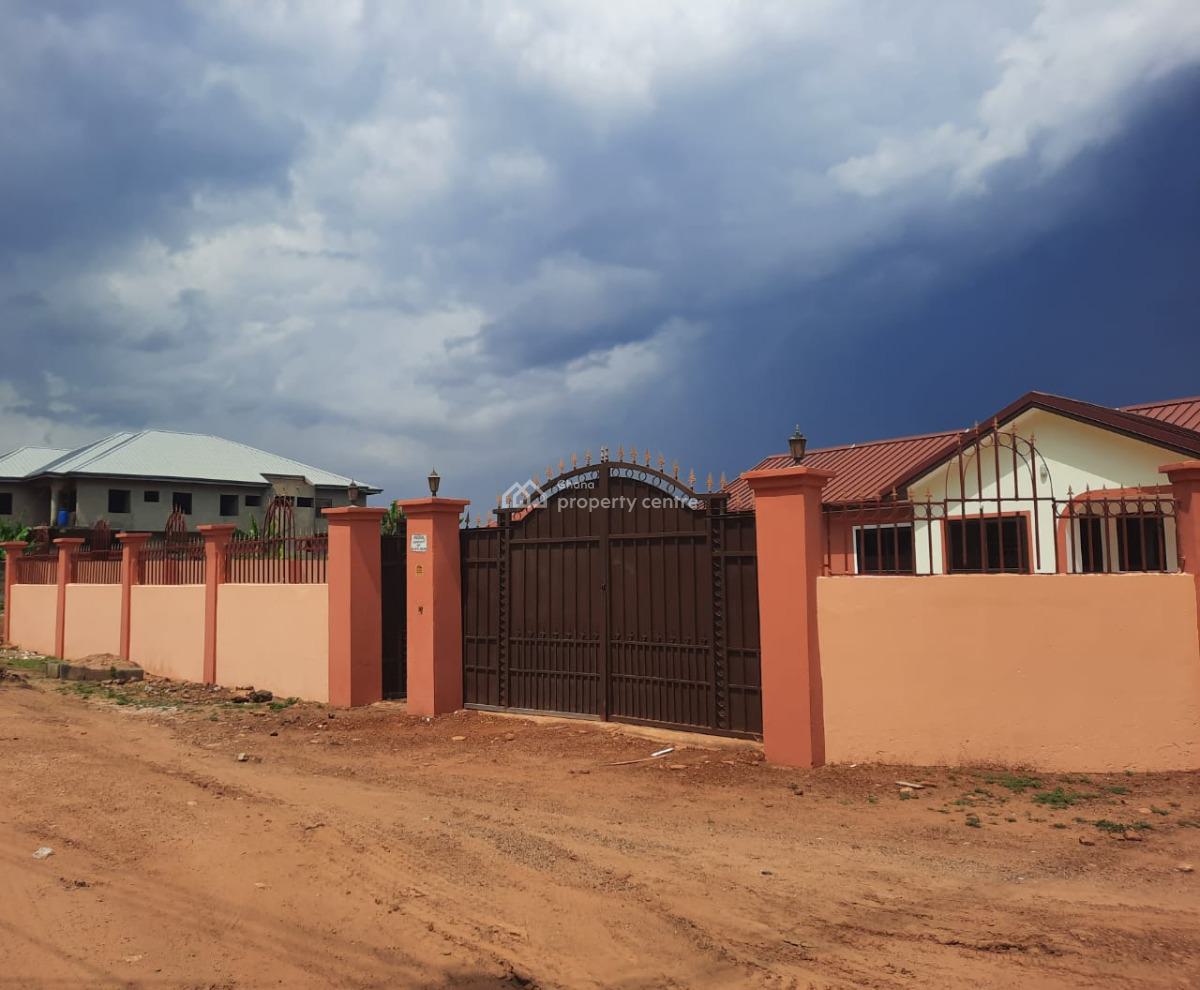 Beautiful & Spacious 3 Bedrooms ( Ensuite) House, 871 Love Hill, Community 25, Tema, Accra, Detached Bungalow for Rent