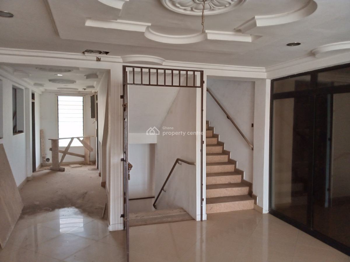Commercial  Property, Tseaddo-airport Hills, Accra Metropolitan, Accra, Plaza / Complex / Mall for Sale