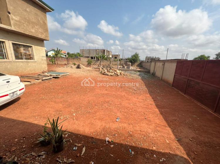 3 Bedrooms Apartment and 2 Bedroom Apartment with I Boys Quarters  in, Oyarifa Shell Filling Station, Oyarifa, La Nkwantanang Madina Municipal, Accra, Apartment for Sale