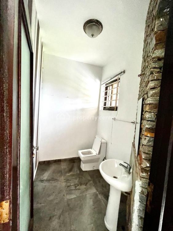 a 4 Bedrooms Executive House, East Airport, Airport Residential Area, Accra, House for Rent