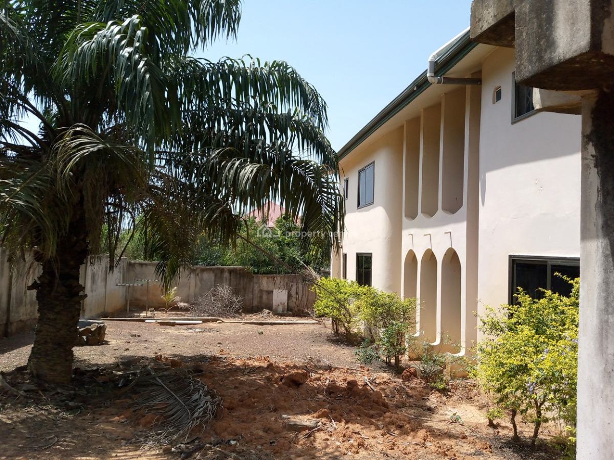 8 Bedrooms House, Takoradi, Sekondi-takoradi, Western Region, House for Sale