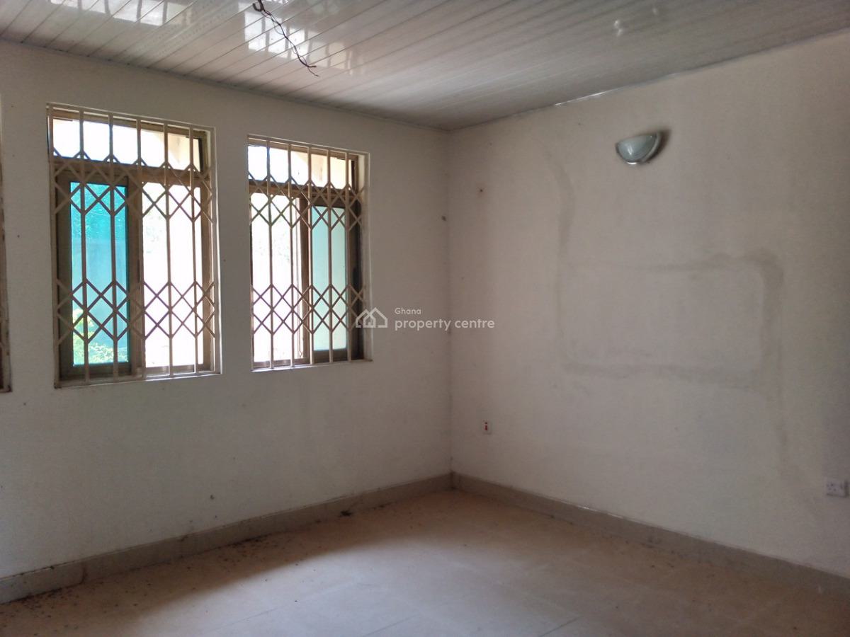 8 Bedrooms House, Takoradi, Sekondi-takoradi, Western Region, House for Sale