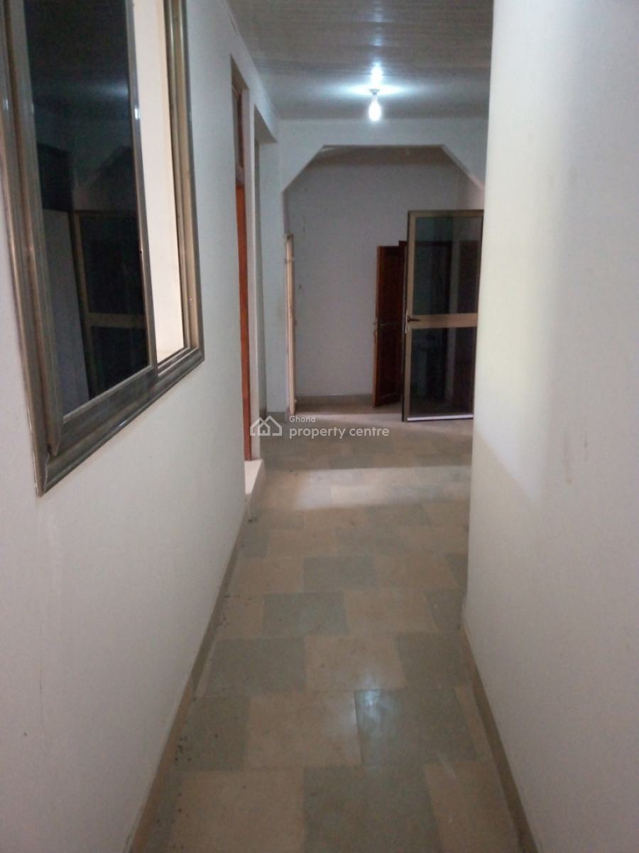 8 Bedrooms House, Takoradi, Sekondi-takoradi, Western Region, House for Sale