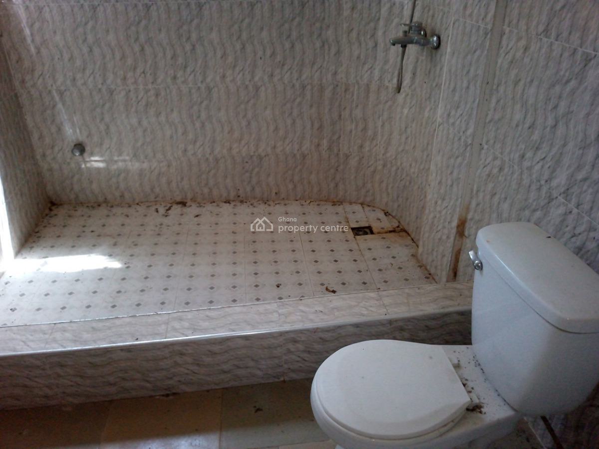 8 Bedrooms House, Takoradi, Sekondi-takoradi, Western Region, House for Sale