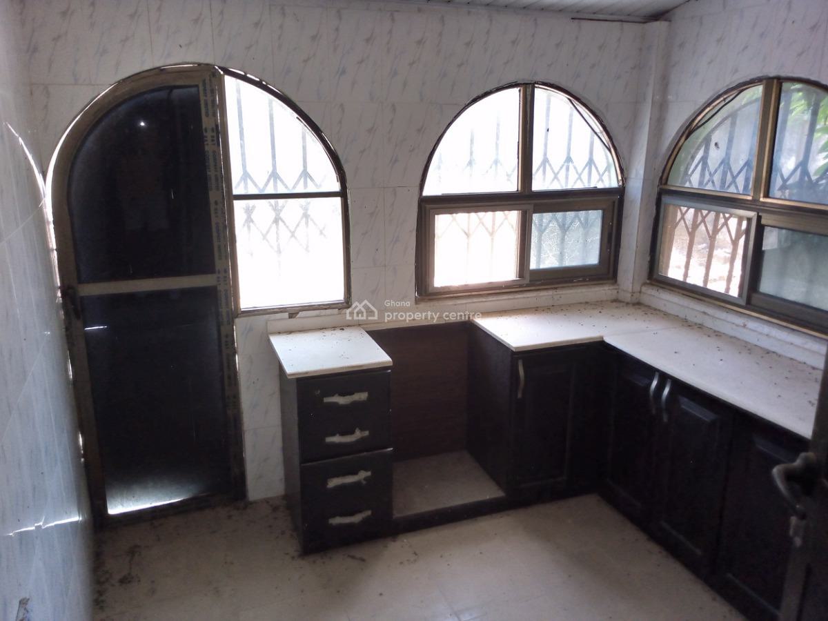 8 Bedrooms House, Takoradi, Sekondi-takoradi, Western Region, House for Sale