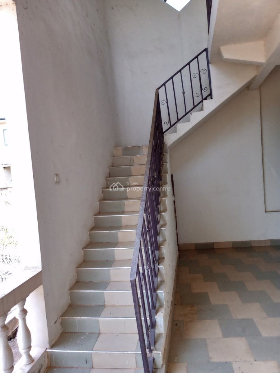 8 Bedrooms House, Takoradi, Sekondi-takoradi, Western Region, House for Sale