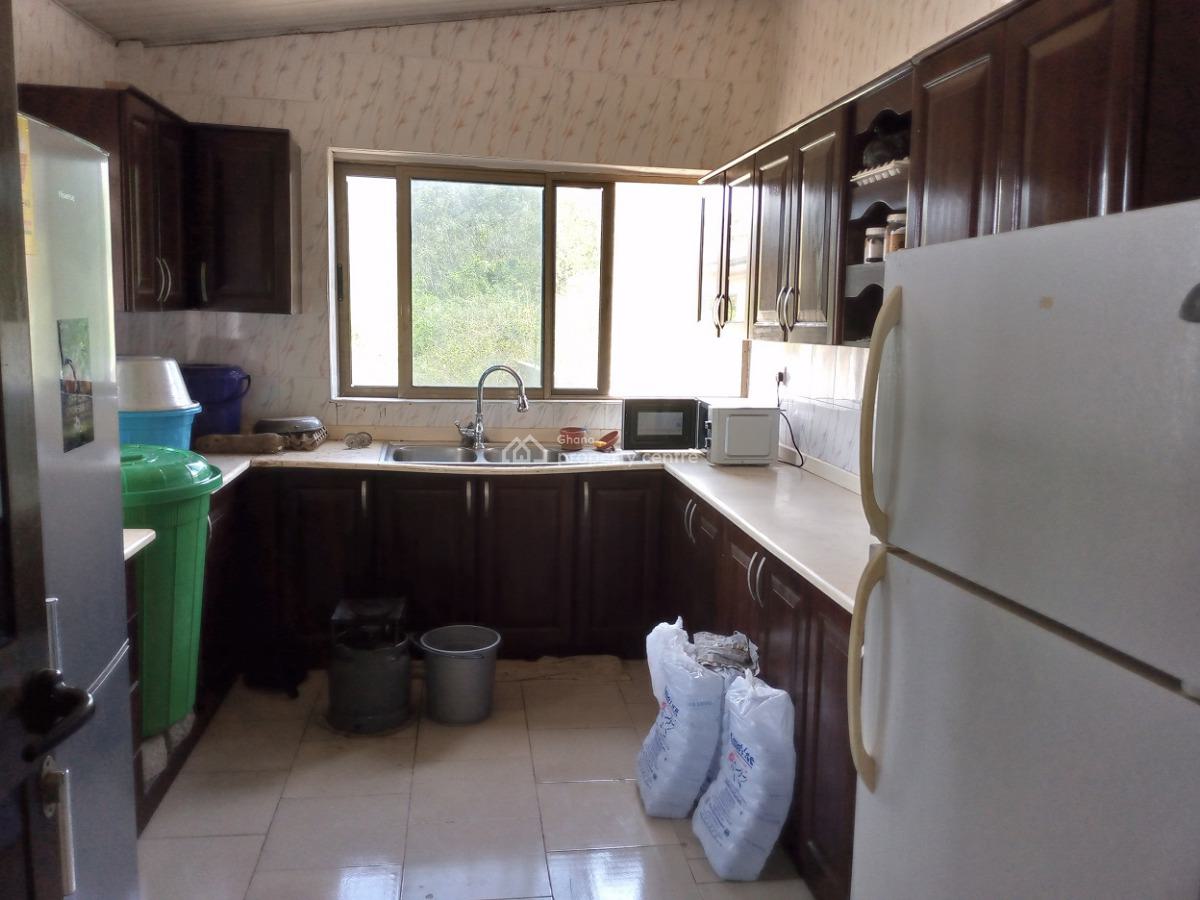 8 Bedrooms House, Takoradi, Sekondi-takoradi, Western Region, House for Sale