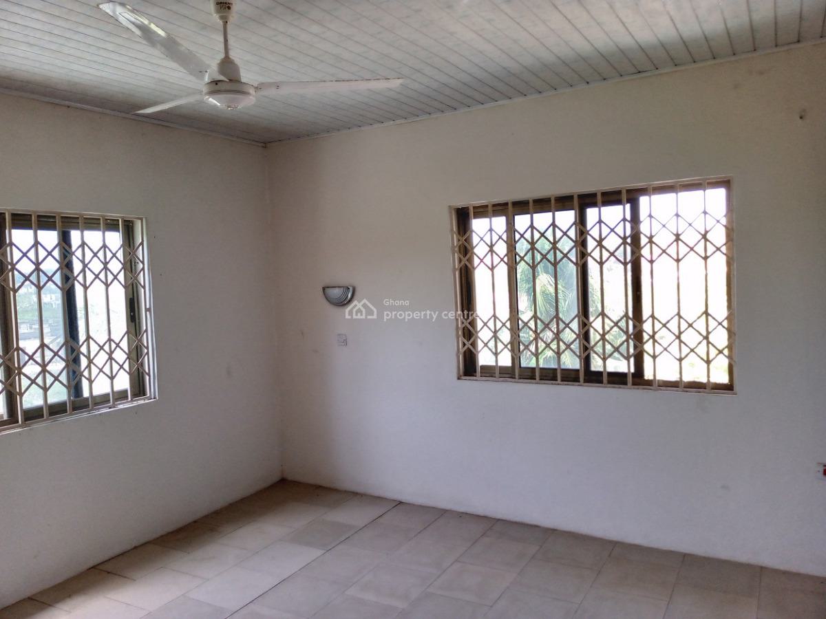 8 Bedrooms House, Takoradi, Sekondi-takoradi, Western Region, House for Sale