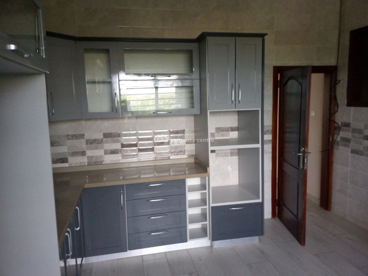 5 Bedrooms House in Tema Community25, Tema Community 25, Devtraco Estate, Tema, Accra, House for Sale