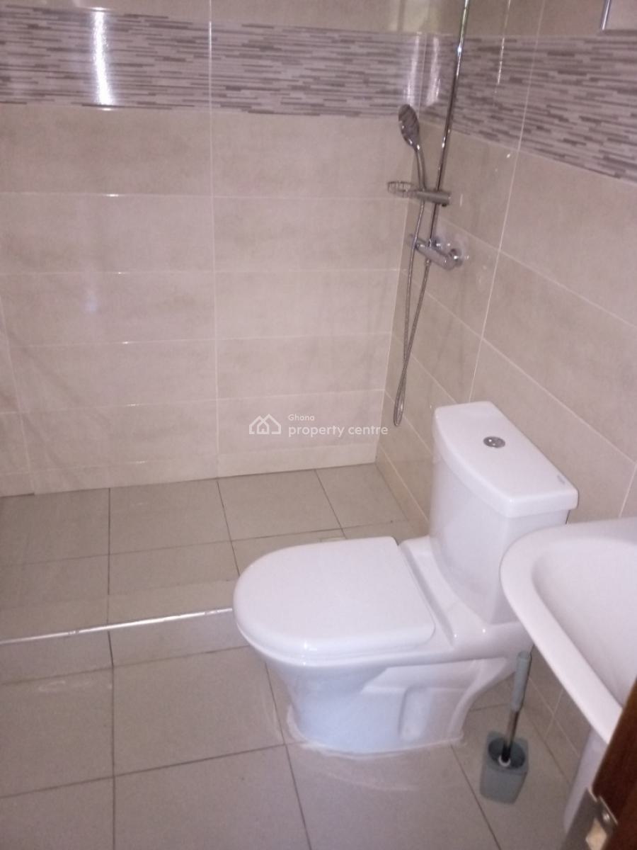 5 Bedrooms House in Tema Community25, Tema Community 25, Devtraco Estate, Tema, Accra, House for Sale