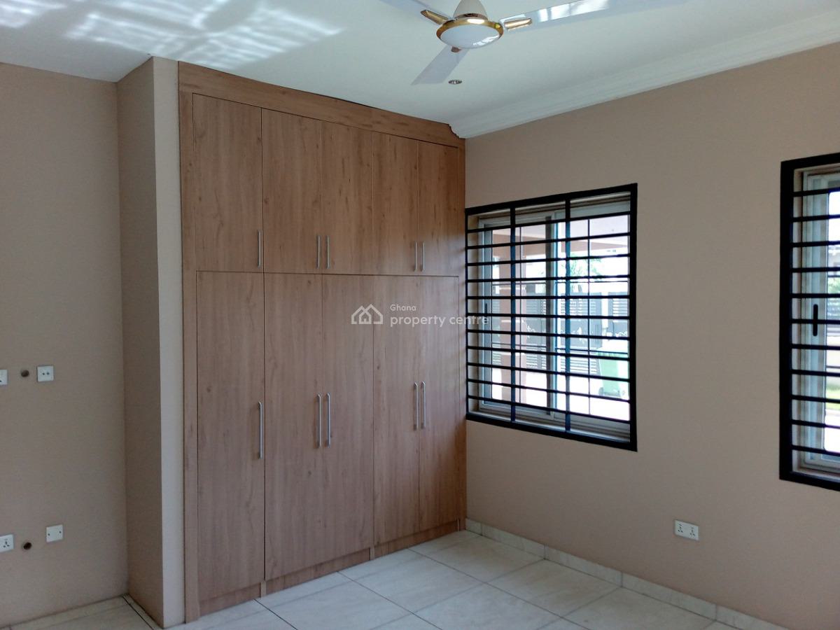 5 Bedrooms House in Tema Community25, Tema Community 25, Devtraco Estate, Tema, Accra, House for Sale