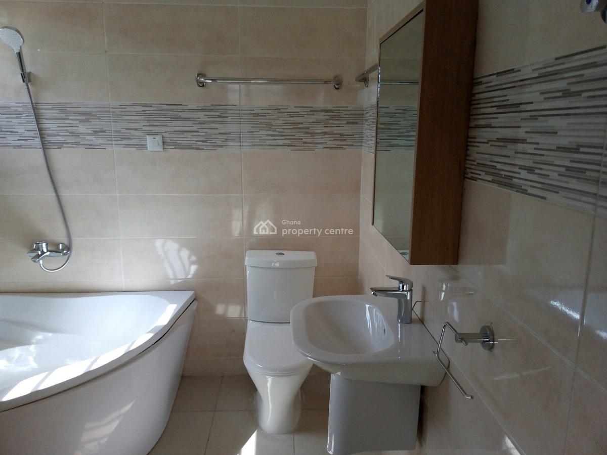 5 Bedrooms House in Tema Community25, Tema Community 25, Devtraco Estate, Tema, Accra, House for Sale