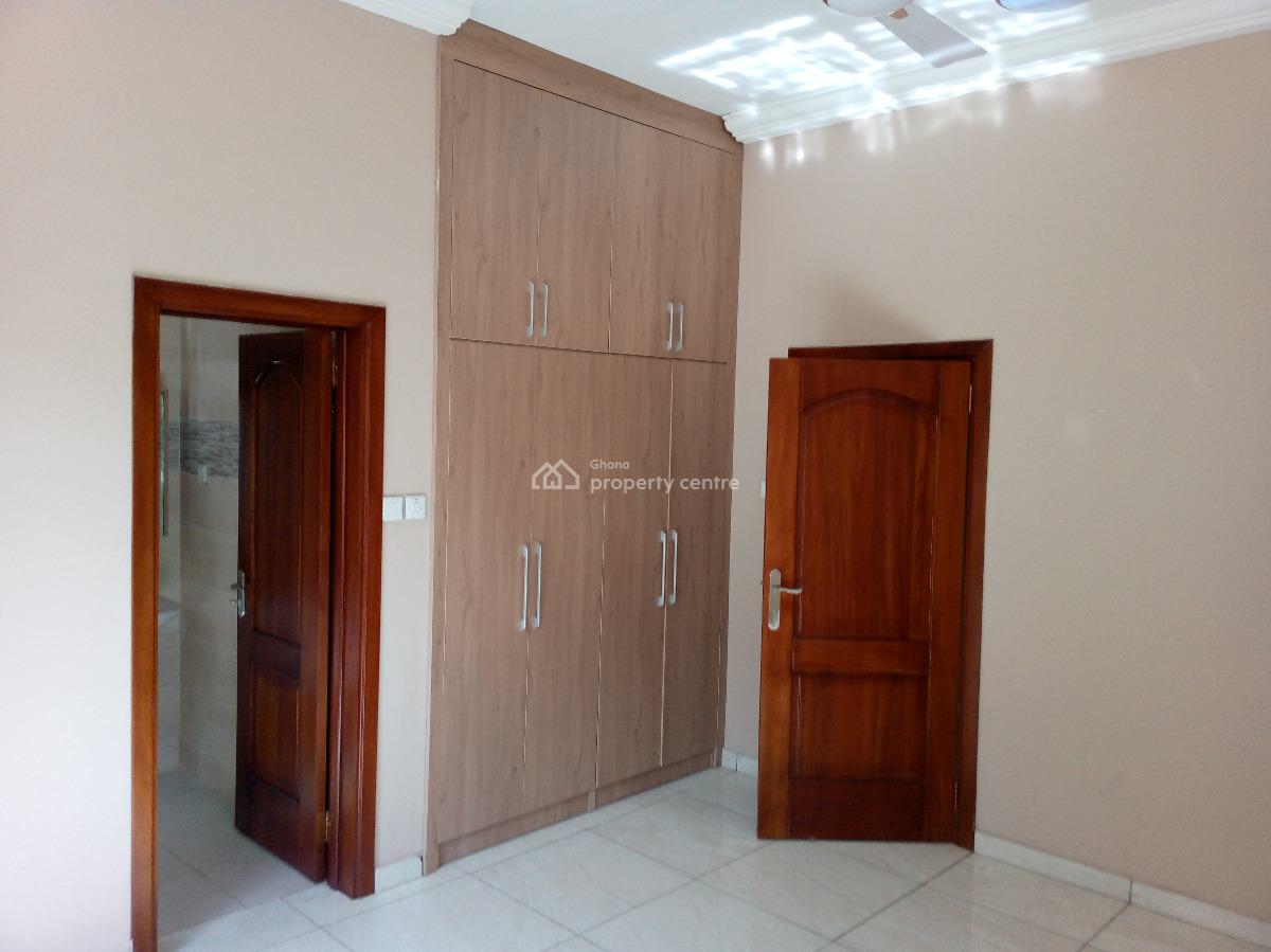 5 Bedrooms House in Tema Community25, Tema Community 25, Devtraco Estate, Tema, Accra, House for Sale