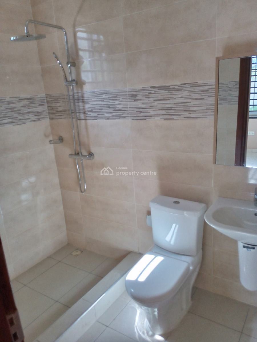5 Bedrooms House in Tema Community25, Tema Community 25, Devtraco Estate, Tema, Accra, House for Sale