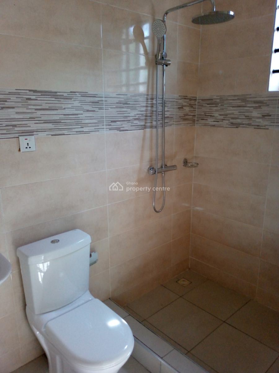 5 Bedrooms House in Tema Community25, Tema Community 25, Devtraco Estate, Tema, Accra, House for Sale