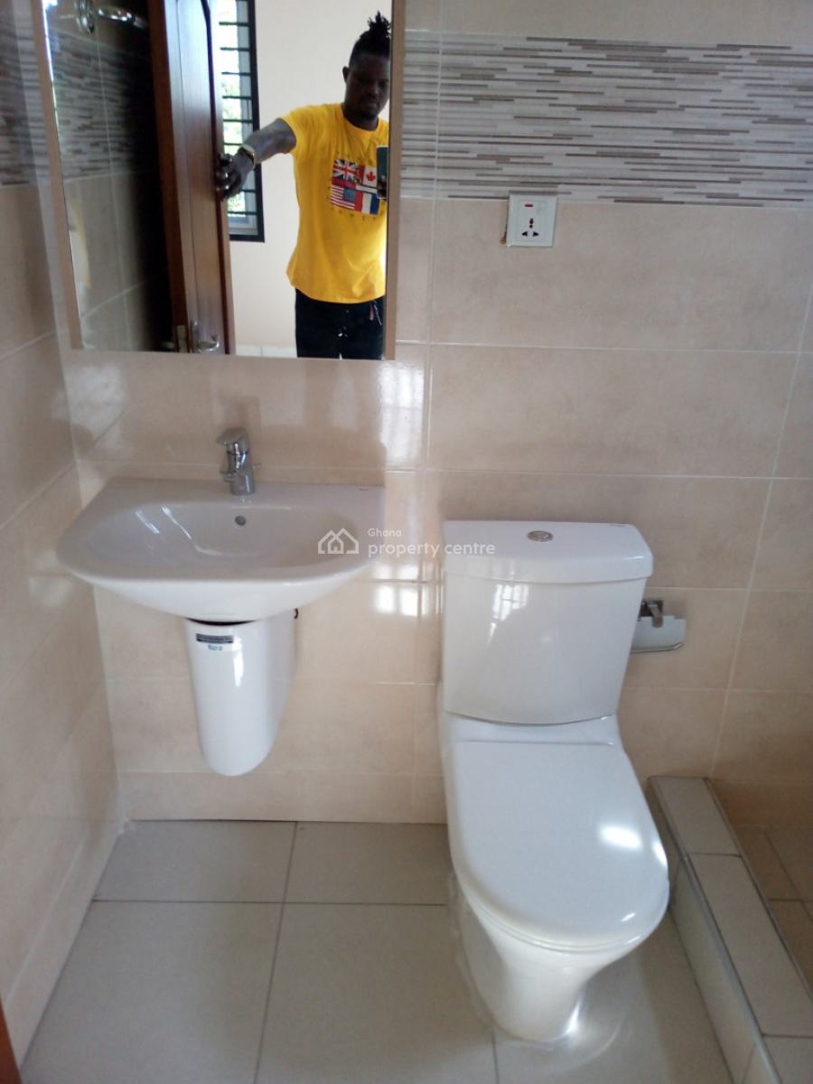 5 Bedrooms House in Tema Community25, Tema Community 25, Devtraco Estate, Tema, Accra, House for Sale