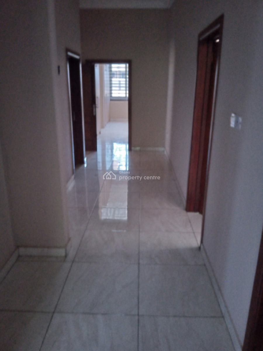5 Bedrooms House in Tema Community25, Tema Community 25, Devtraco Estate, Tema, Accra, House for Sale