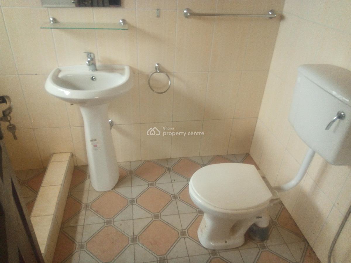 3 Bedrooms House, Tema Community 25, Tema, Accra, Semi-detached Bungalow for Rent