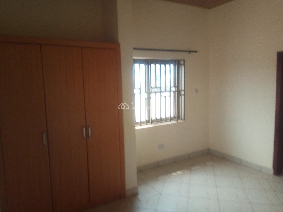 3 Bedrooms House, Tema Community 25, Tema, Accra, Semi-detached Bungalow for Rent