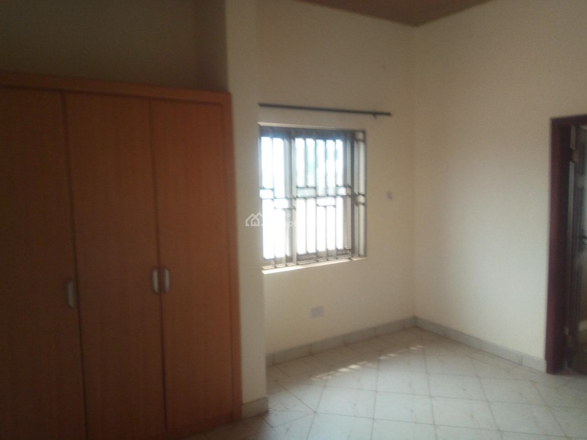 3 Bedrooms House, Tema Community 25, Tema, Accra, Semi-detached Bungalow for Rent