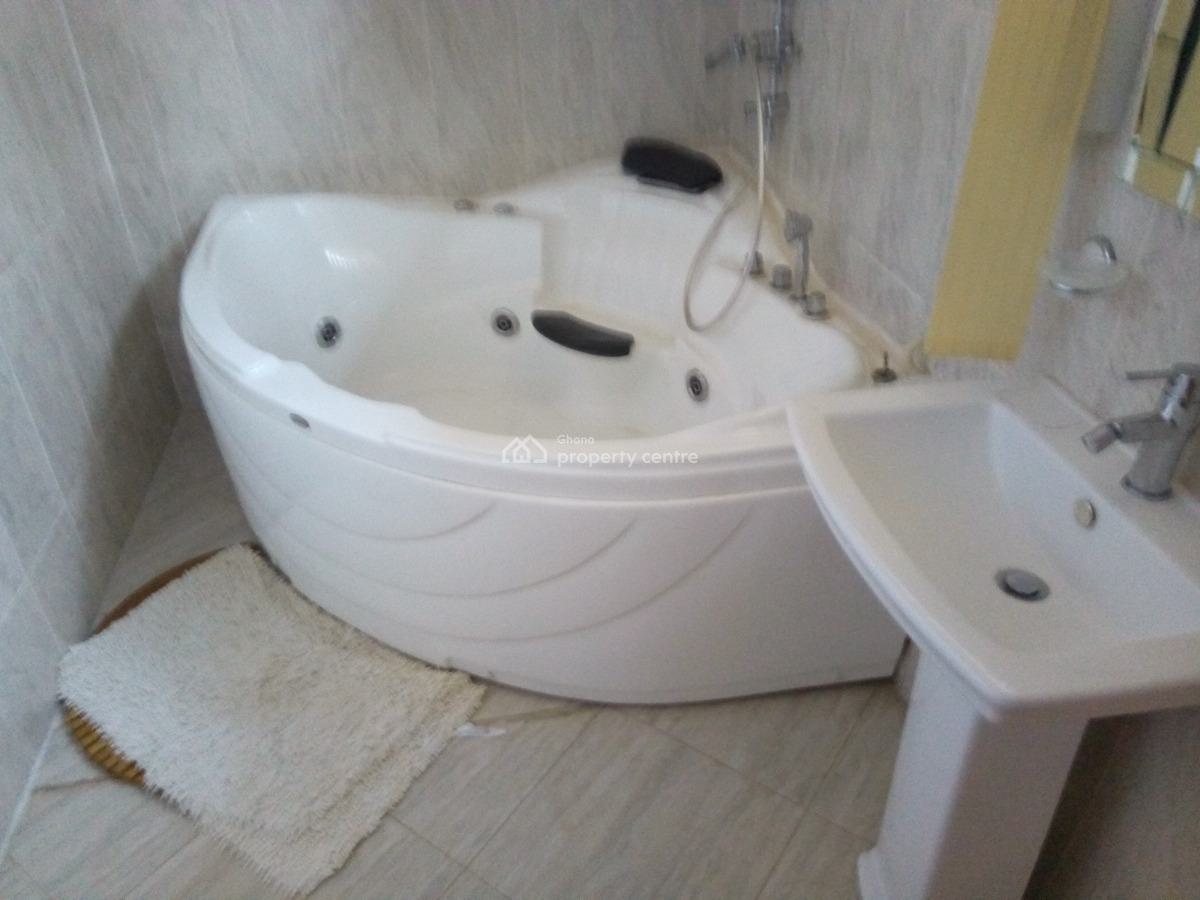 6 Bedrooms House, Tema Community 25, Tema, Accra, House for Rent