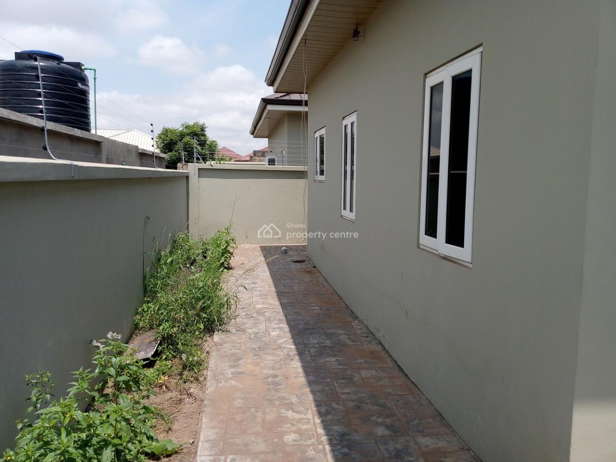 3bedrooms House, Community 25, Tema, Accra, Semi-detached Bungalow for Rent