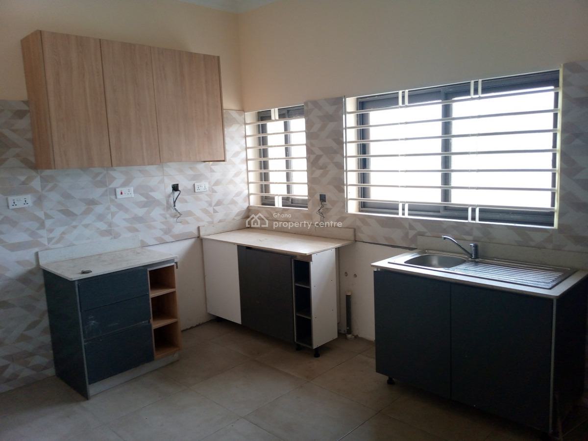 5 Bedrooms House, Community 25, Tema, Accra, House for Sale