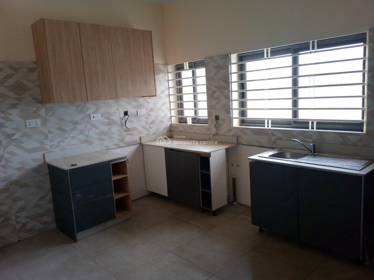 5 Bedrooms House, Community 25, Tema, Accra, House for Sale
