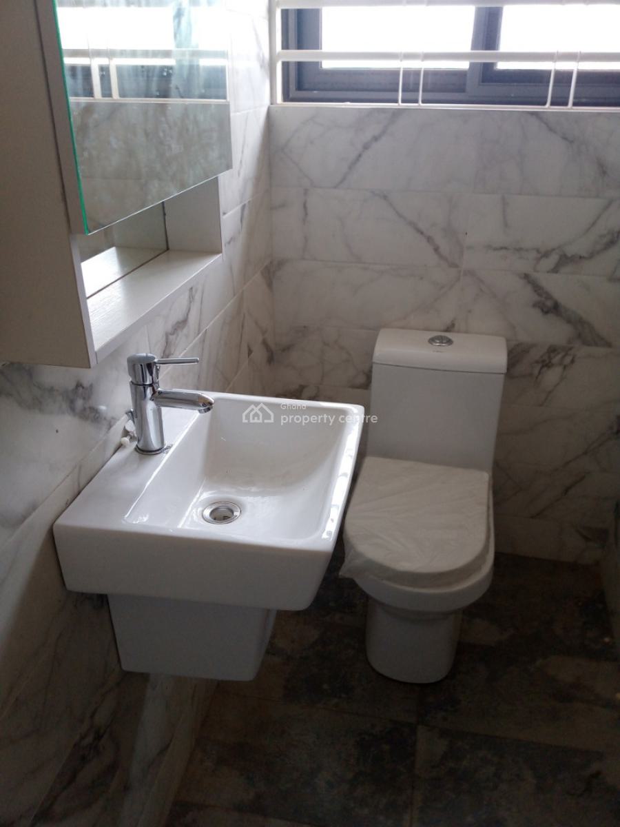 5 Bedrooms House, Community 25, Tema, Accra, House for Sale