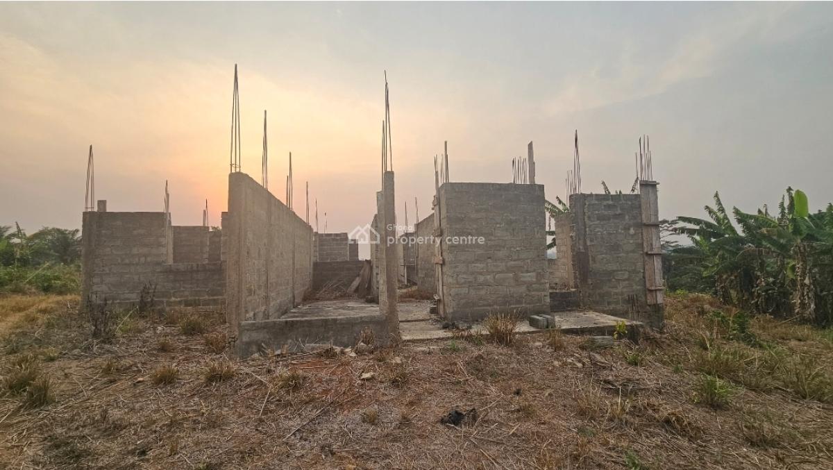 5 Bedrooms Uncompleted Mansion, Near The New Regional Hospital, Akwadum Road, Koforidua, Eastern Region, House for Sale