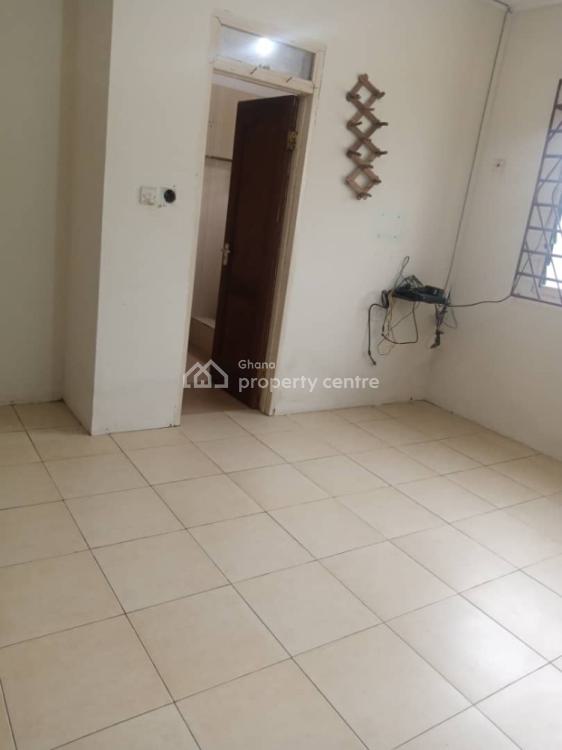 For Rent 3 Bedroom House With A Big Compound, Teiman, Oyarifa, La