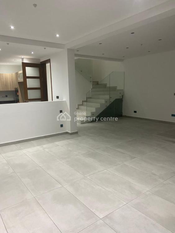 a Luxurious 4 Bedroom House in a Serene Location, No. 2 Criterion Close Regimanuel Estates, Ledzokuku-krowor, Accra, Townhouse for Rent