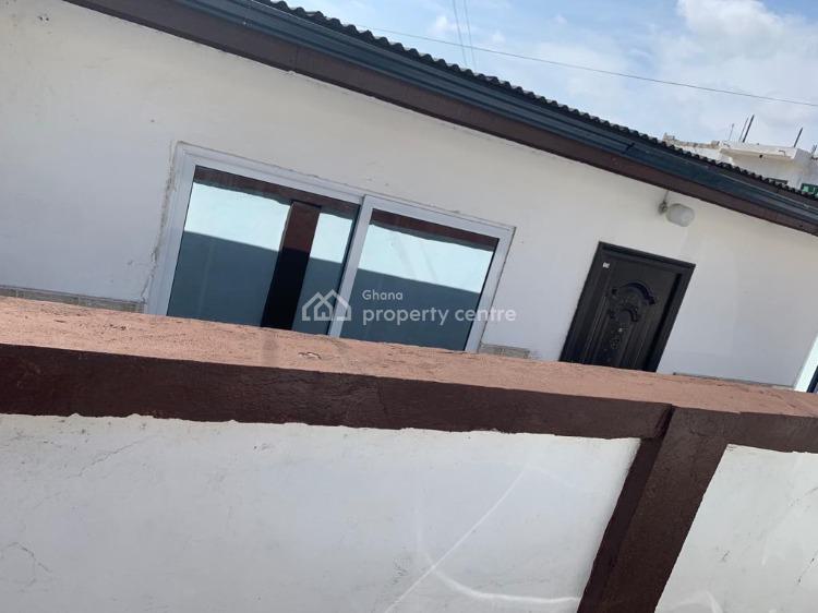 4 Room Commercial Property with a Kitchen & Washroom, Asylum Down, Accra, Commercial Property for Rent