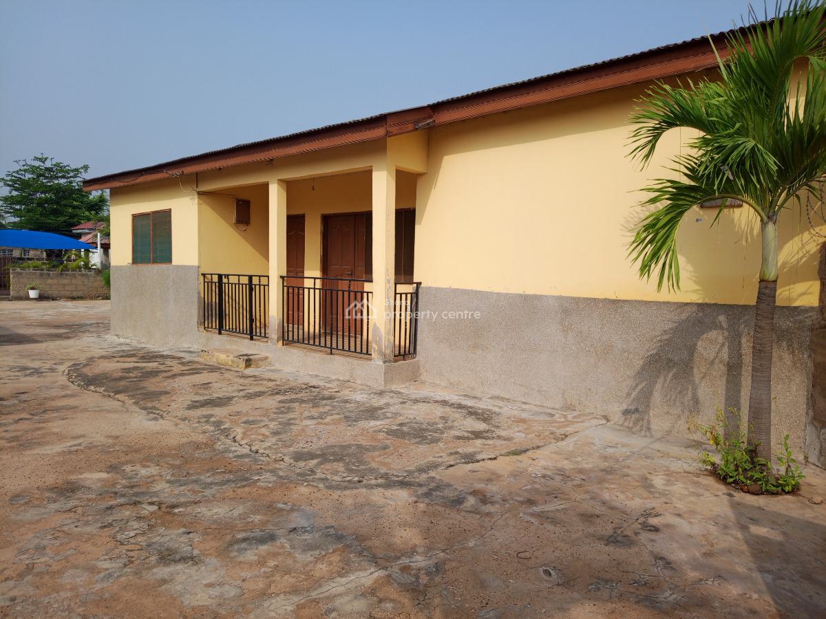 Titled 4 Apartments + 2 Shops, Santa Maria Kwashieman, Accra Metropolitan, Accra, Detached Bungalow for Sale