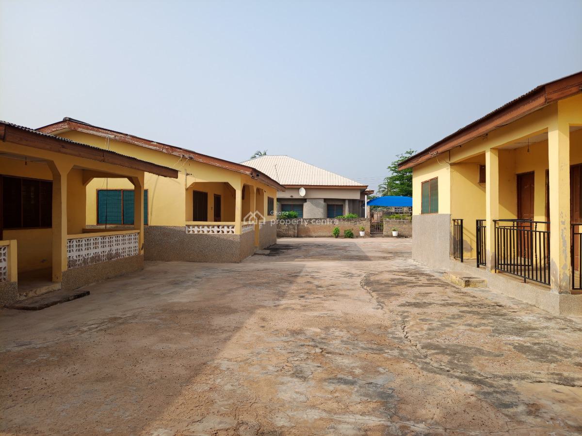 Titled 4 Apartments + 2 Shops, Santa Maria Kwashieman, Accra Metropolitan, Accra, Detached Bungalow for Sale