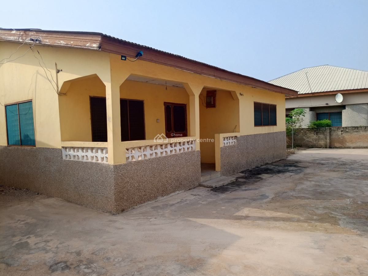 Titled 4 Apartments + 2 Shops, Santa Maria Kwashieman, Accra Metropolitan, Accra, Detached Bungalow for Sale