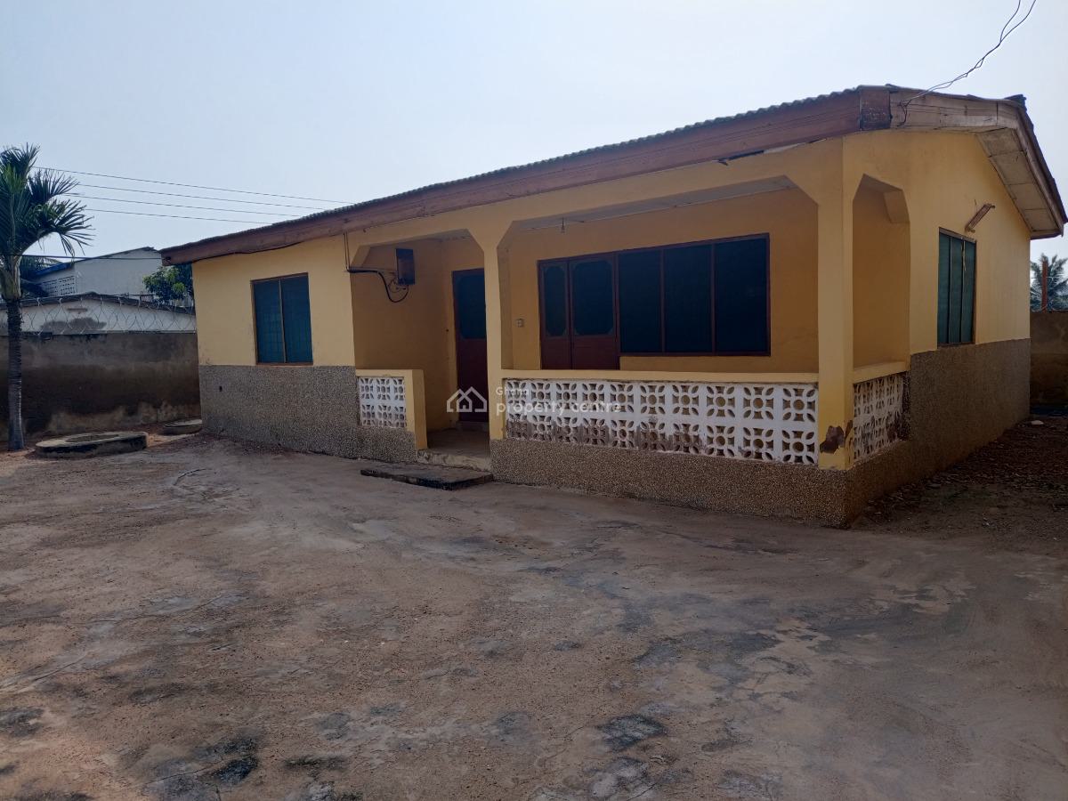 Titled 4 Apartments + 2 Shops, Santa Maria Kwashieman, Accra Metropolitan, Accra, Detached Bungalow for Sale