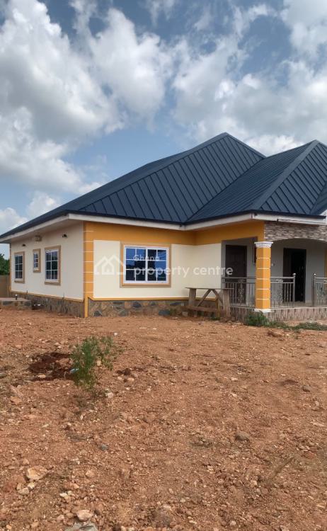 3 Bedrooms House, Somanya Brigade, Yilo Krobo, Eastern Region, Terraced Duplex for Rent
