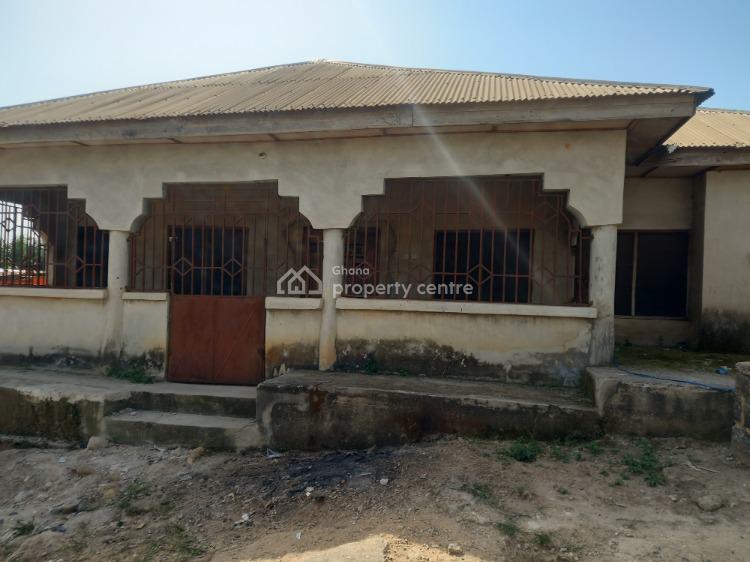For Sale 6 Bedrooms, Kenyasi Abrem, Buokrom Road, Kumasi Metropolitan