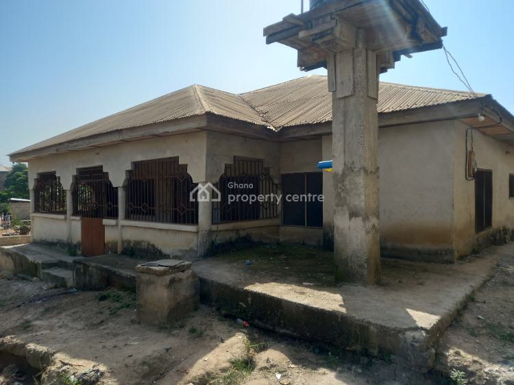 For Sale 6 Bedrooms, Kenyasi Abrem, Buokrom Road, Kumasi Metropolitan