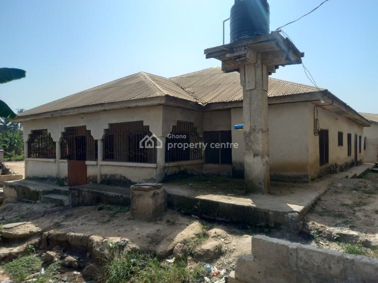 For Sale 6 Bedrooms, Kenyasi Abrem, Buokrom Road, Kumasi Metropolitan