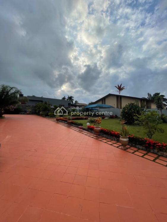 For Sale 7 Bedrooms House, Gbawe, Ga South Municipal, Accra 7 Beds