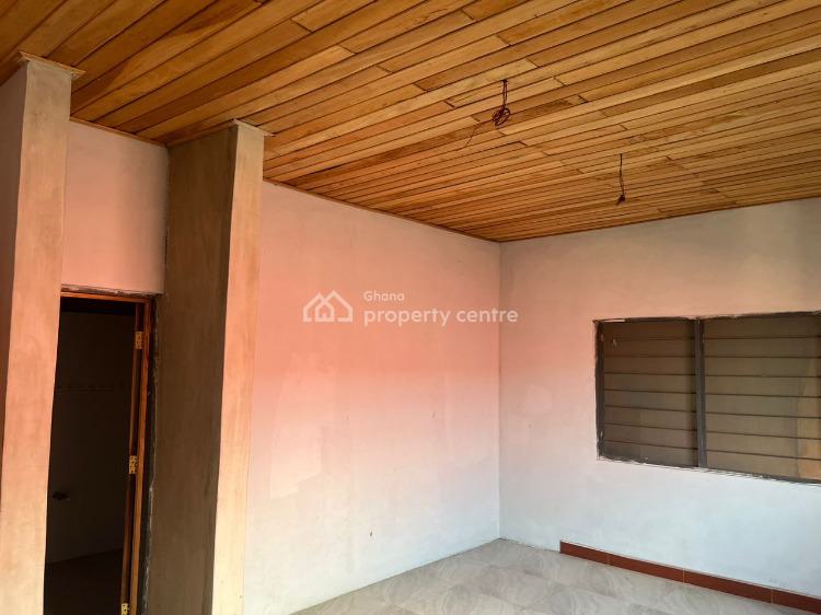 For Sale *registered 7brm House With Outhouse, Basement & Big Land