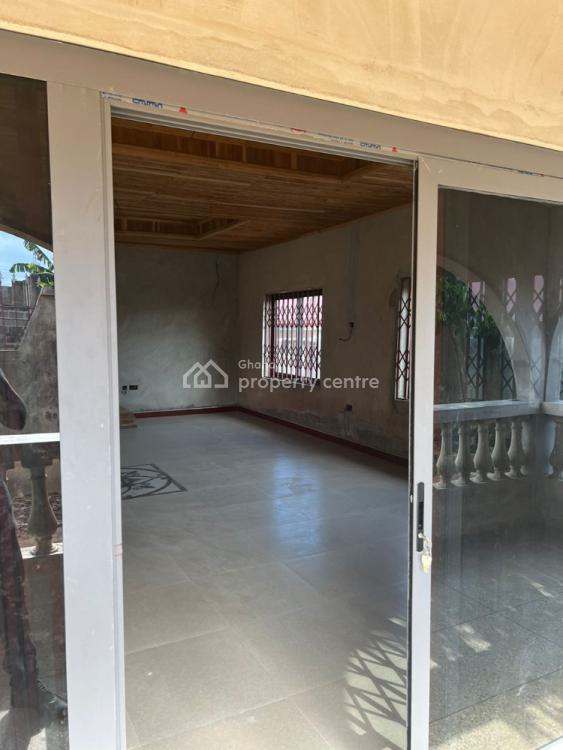 For Sale *registered 7brm House With Outhouse, Basement & Big Land