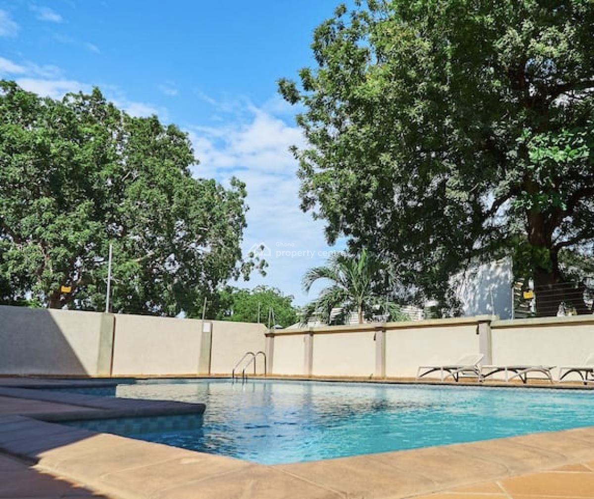 Fully Furnished 2 Bedrooms Apartment in a Gated Community with Pool, Osu, Accra, Apartment for Rent