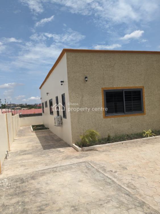 Executive 3 Bedrooms House, Oyarifa, Oyarifa, La Nkwantanang Madina Municipal, Accra, Detached Bungalow for Sale