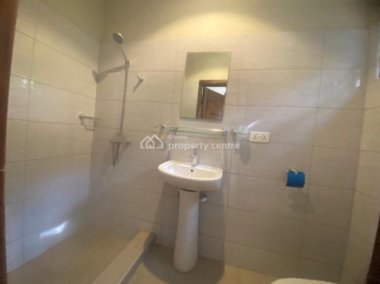 Executive 3 Bedrooms House, Oyarifa, Oyarifa, La Nkwantanang Madina Municipal, Accra, Detached Bungalow for Sale