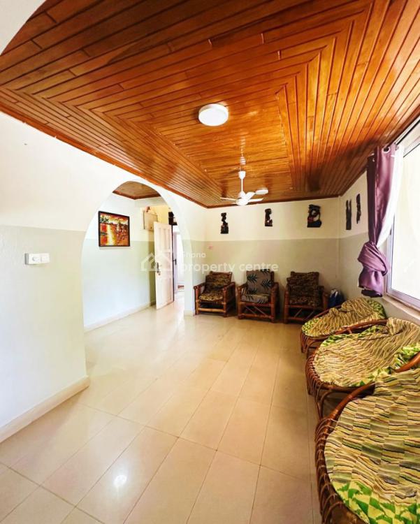 Executives Commercial Space at Haasto (opposite The Goil), Haatso, Ga East Municipal, Accra, Commercial Property for Rent